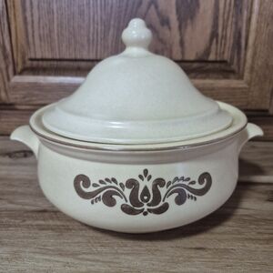 Vintage Pfaltzgraff Village 2 Quart Covered Casserole Dish